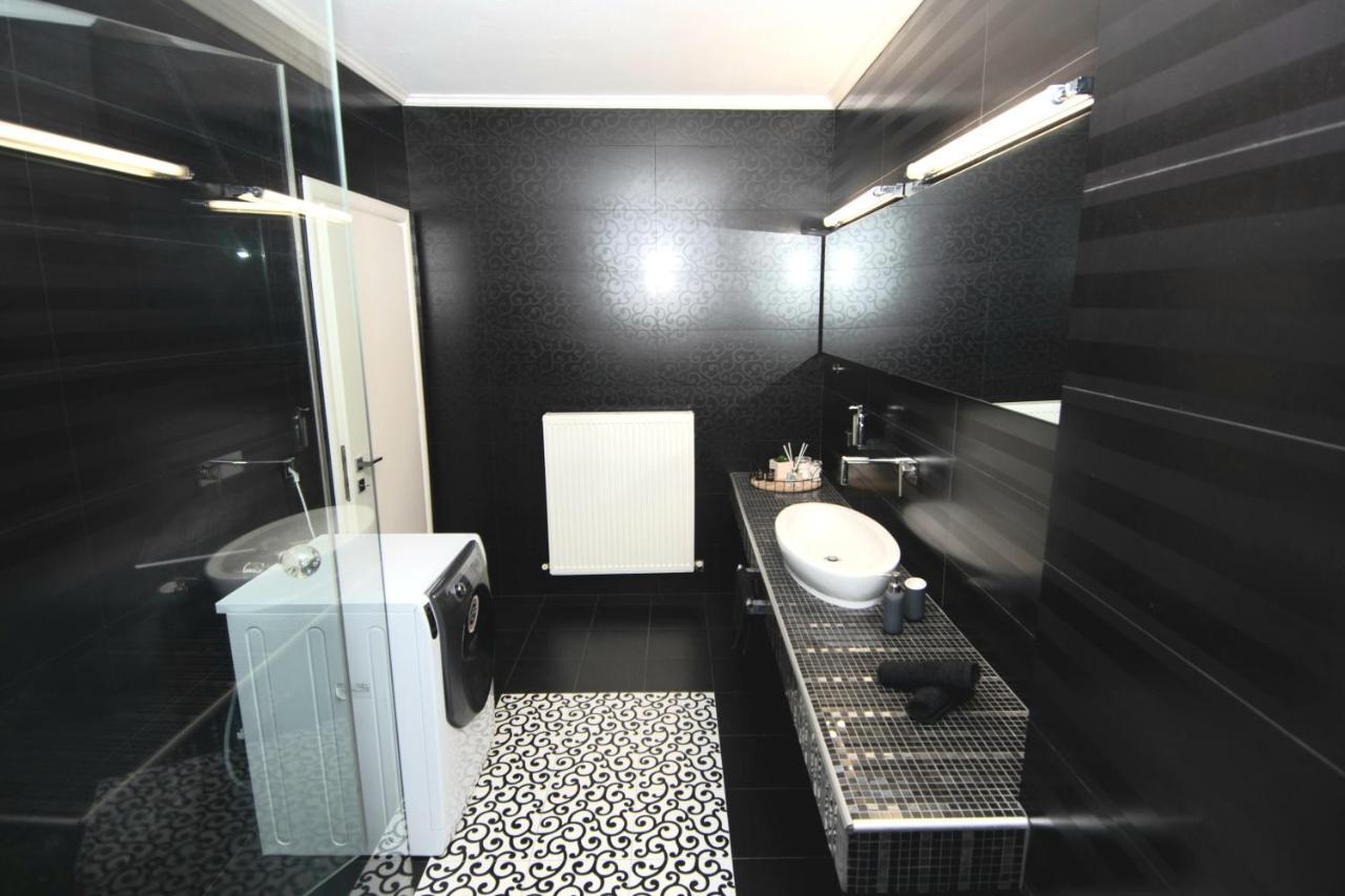 Aparthotel Mistral Luxury Living Néa Péramos Exterior foto