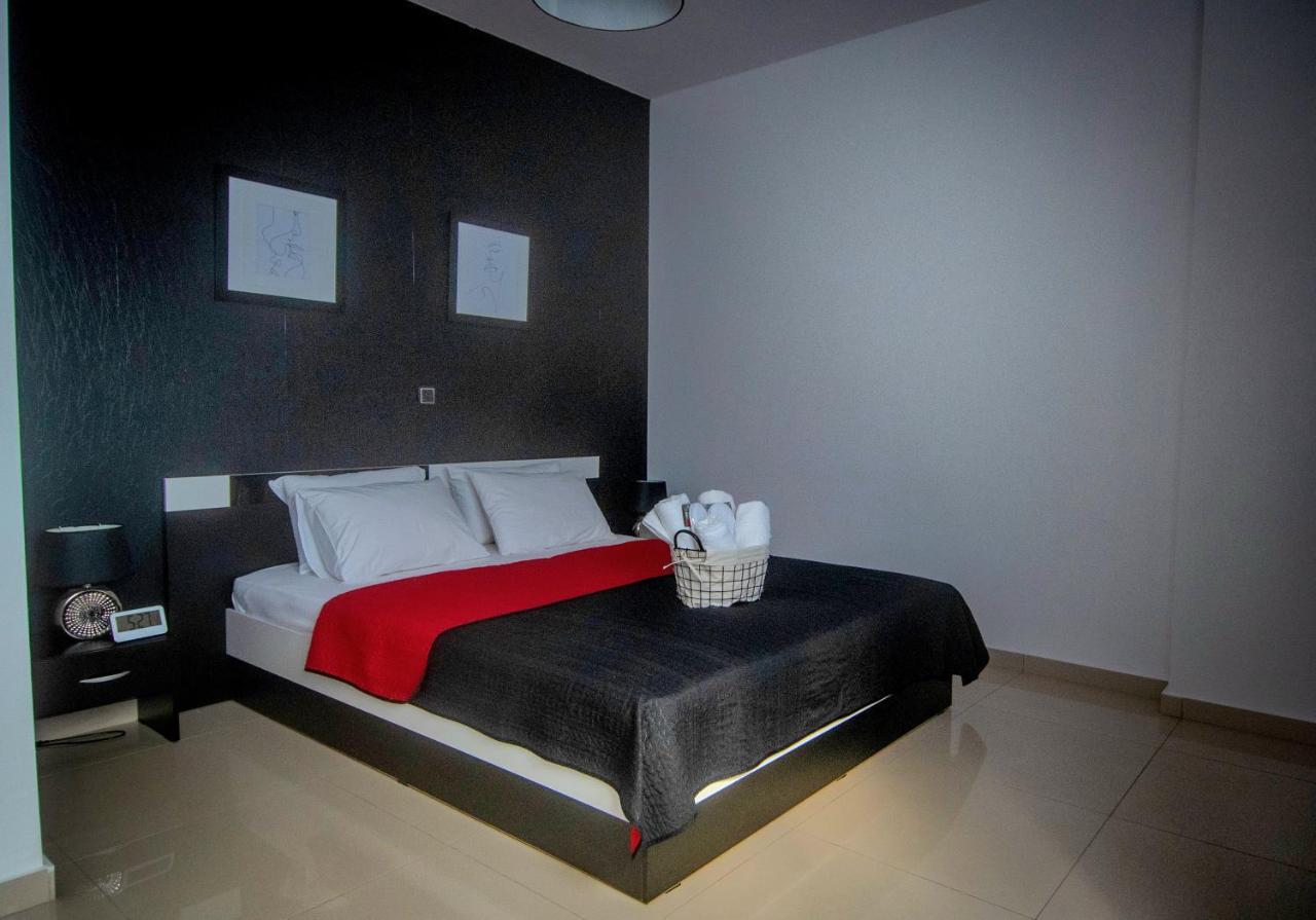 Aparthotel Mistral Luxury Living Néa Péramos Exterior foto