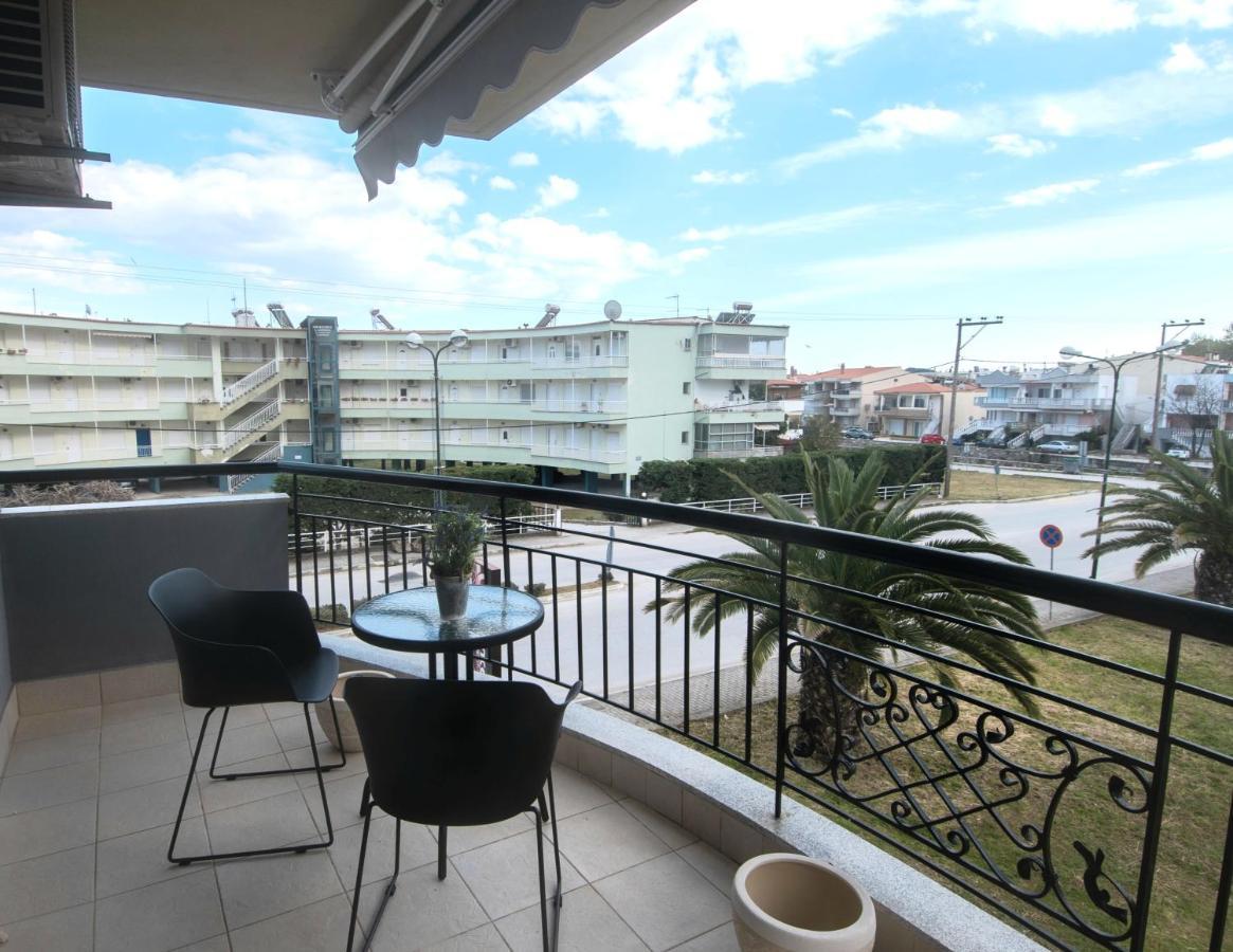 Aparthotel Mistral Luxury Living Néa Péramos Exterior foto